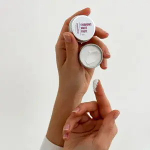 Biała pasta do brwi AntuOne 15 ml - Perfekcyjna stylizacja