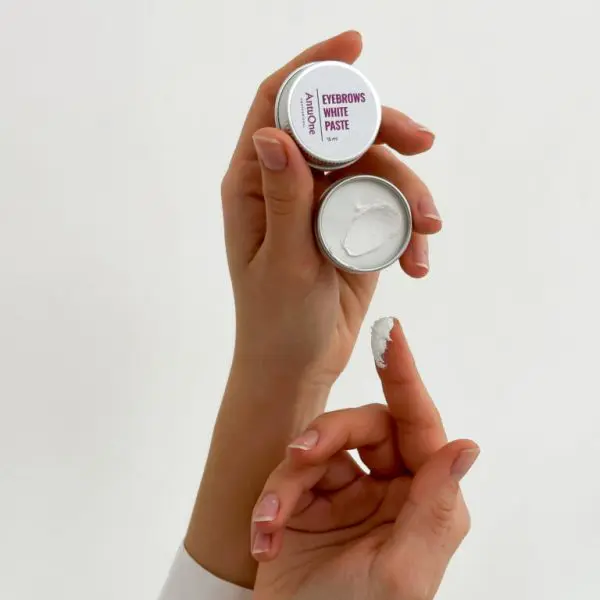 Biała pasta do brwi AntuOne 15 ml - Perfekcyjna stylizacja