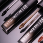 ZOLA Silky Matte Tint Płynne Cienie do Powiek 04 Sandstone 5 ml - obrazek 7