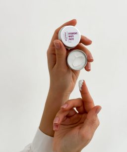 Biała pasta do brwi AntuOne 15 ml - Perfekcyjna stylizacja