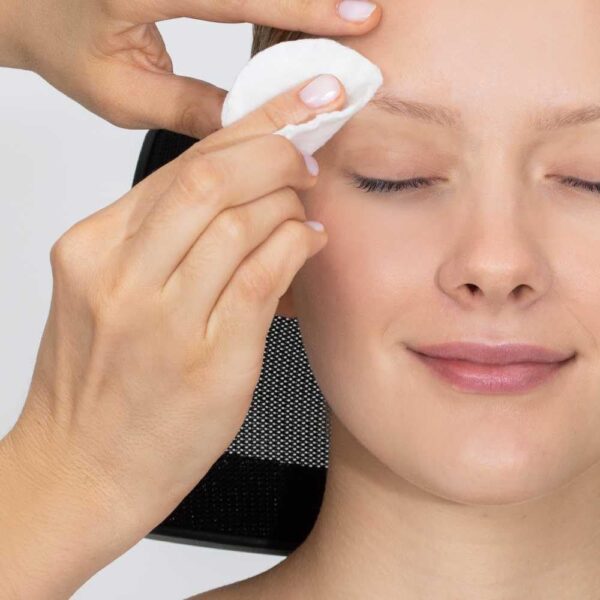 RefectoCil Płyn Oczyszczajacy do Brwi i Rzęs Saline Solution 150 ml